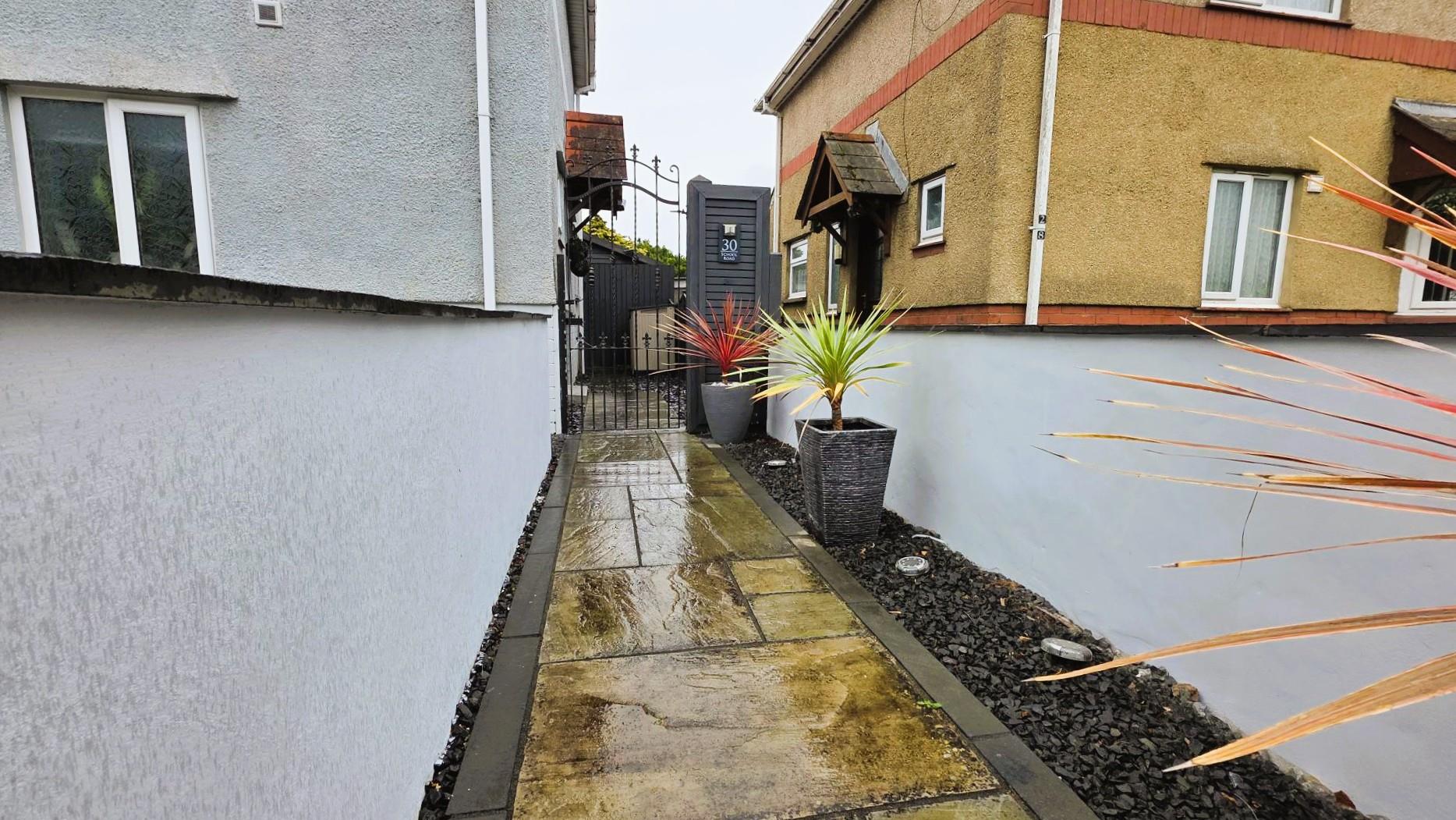 School Road, Llanelli, SA15 2AU